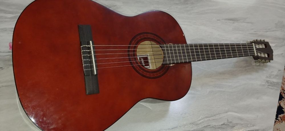 Gitara original sotiladi