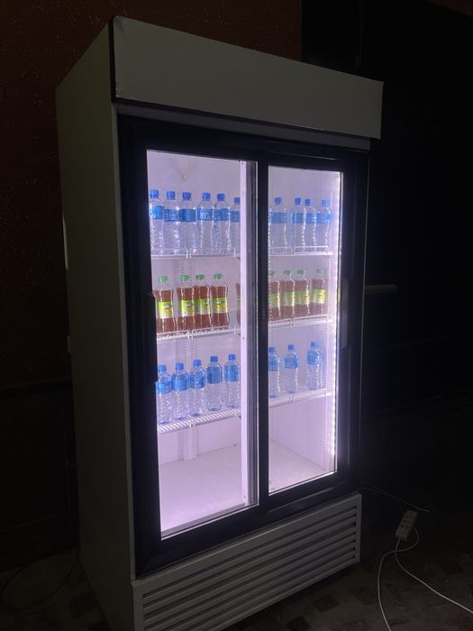 Витринный холодильник витрина