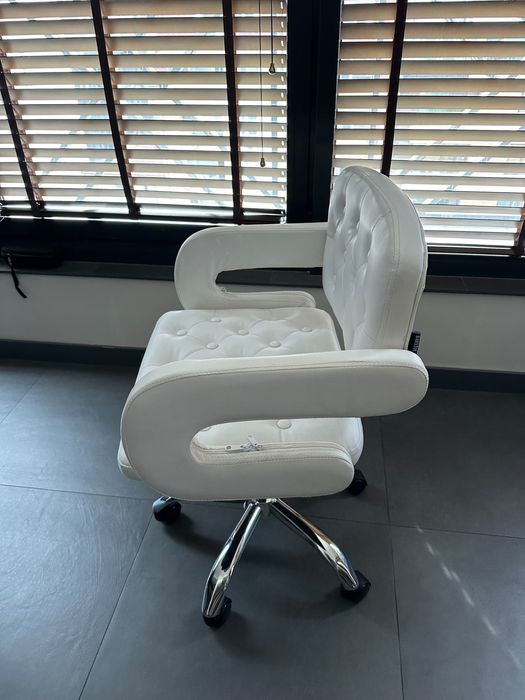 СТОЛ НА КОЛЕЛЦА VERSAY с фабрични дефекти и 24м гаранция