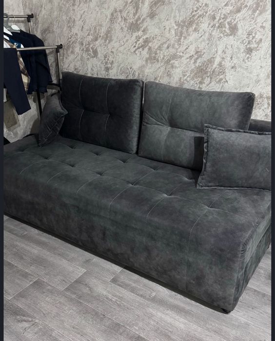 Продам диван в цвете графит