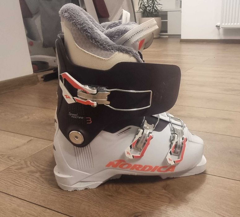 Schiuri Salomon 110 cm+clapari Nordica J3, mar. Mondo 24 (36-37)+casca