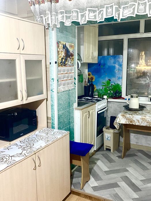 Сдаётся 2 ком кв  в центре города на рынке