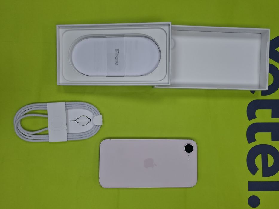 ЧИСТО НОВ 256GB iPhone 17e Yettel Гаранция 2029 Pink | Розов