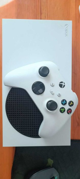 Xbox Series S (512 гб) 2 геймпада, полный комплект, FC 26
