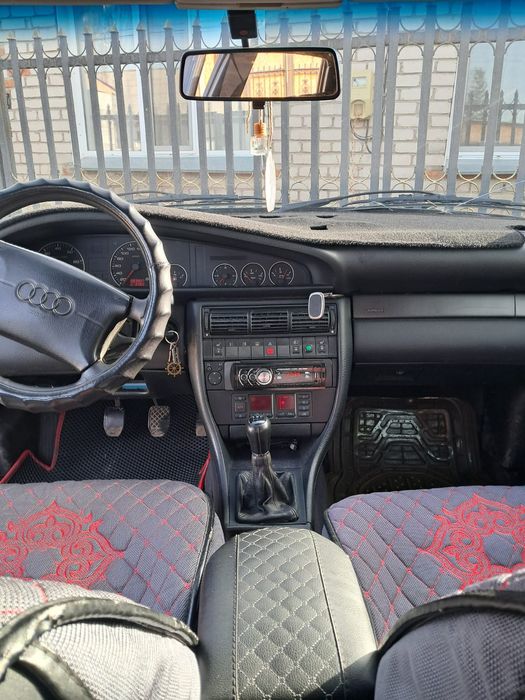 Продам Ауди  А6 С4