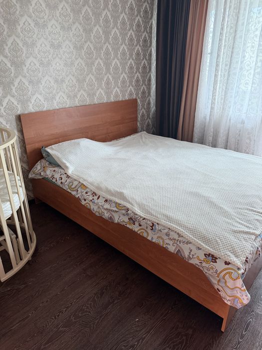 Продаю кровать в подарок матрас