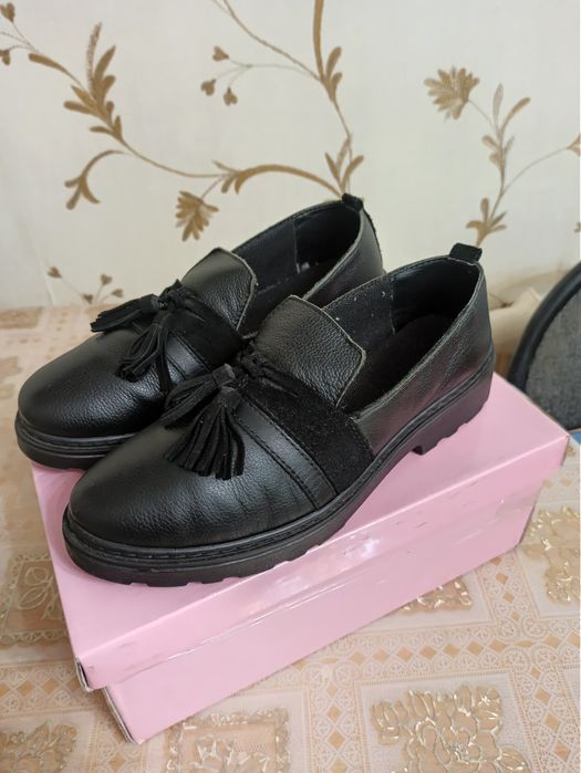 Продам кожаные туфельки