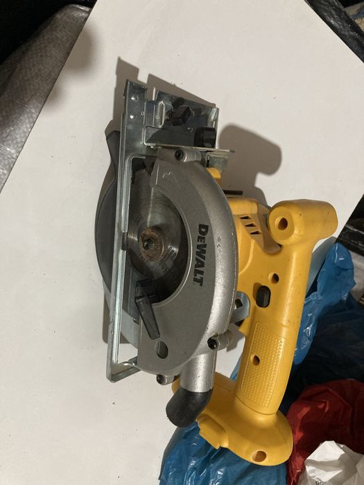 Fierastrau Circular Dewalt 18v DW 936 Doar Corp