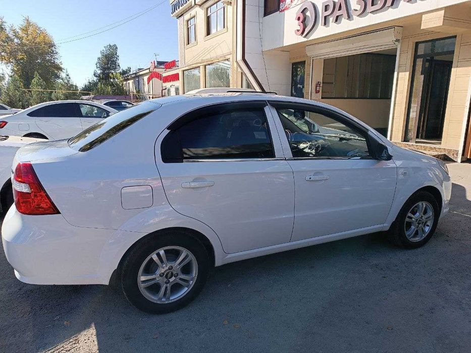 Nexia 3 mexanika sotiladi