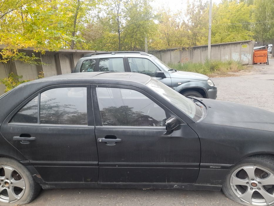 Мерседес     C180