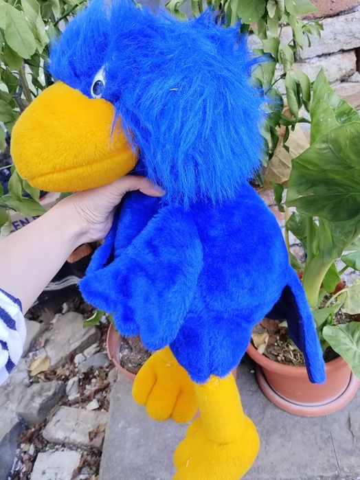 Големи и малки плюшени играчки