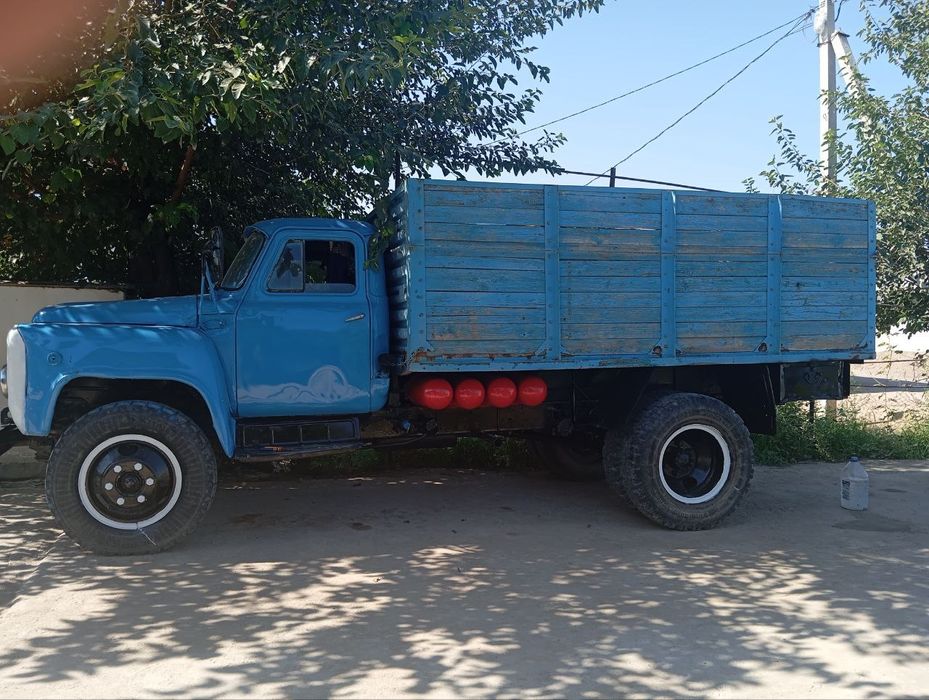 Gaz 5327 moshinasi naxadu barter bor