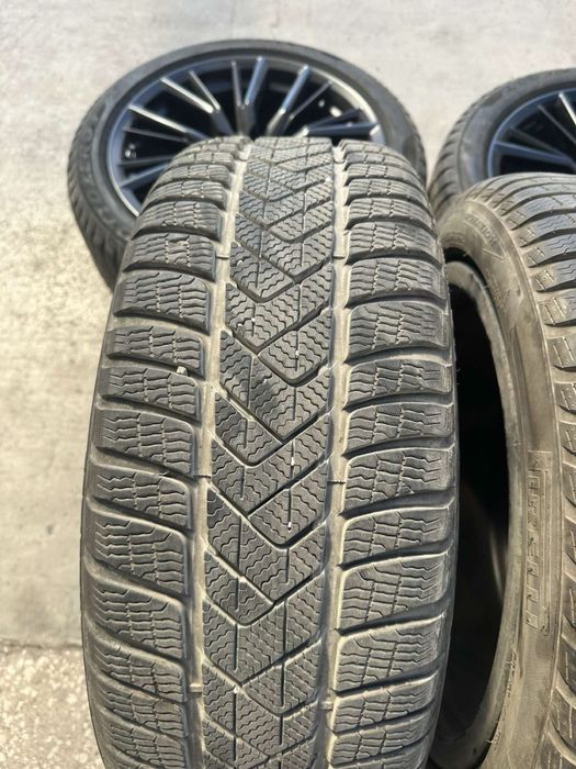 BMW G20 225/45/18 255/40/18 Pirelli