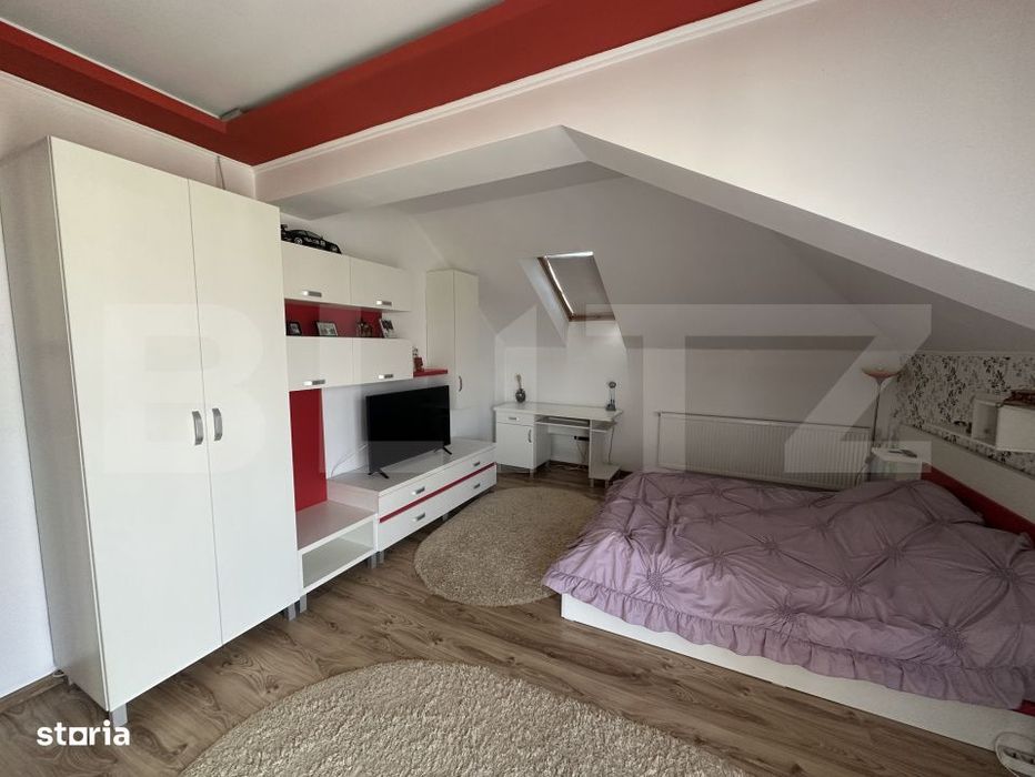 Casa spatioasa cu etaj, teren generos si livada, Zona Paulesti