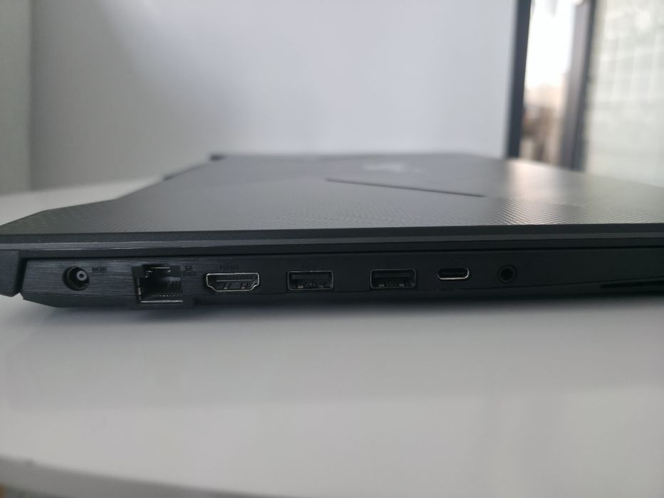 Vand laptop Asus Tuf Gaming F15 in stare perfecta