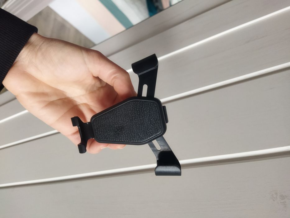 Поставка за телефон за автомобил