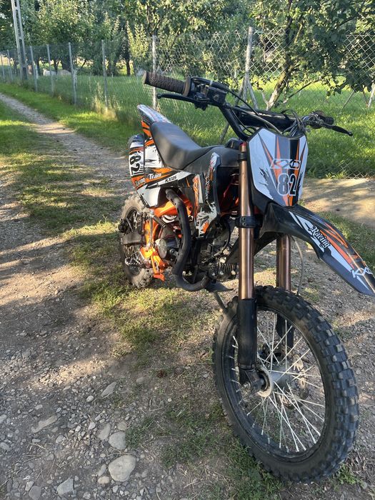 Vand cross kxd 125 + o cască matimea L