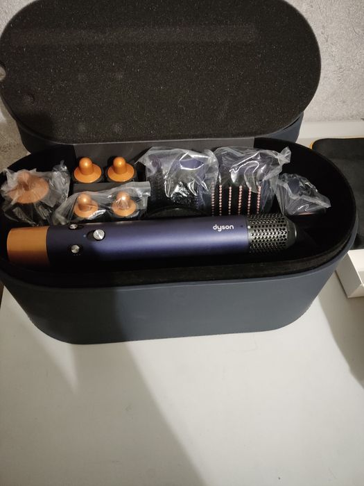 Продам фен Dyson