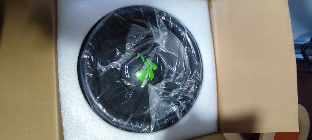 Vand subwoofer auto 12 inch helix si db distribuitor cabluri