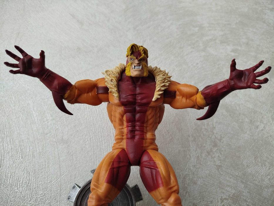 Саблезубый Marvel Select