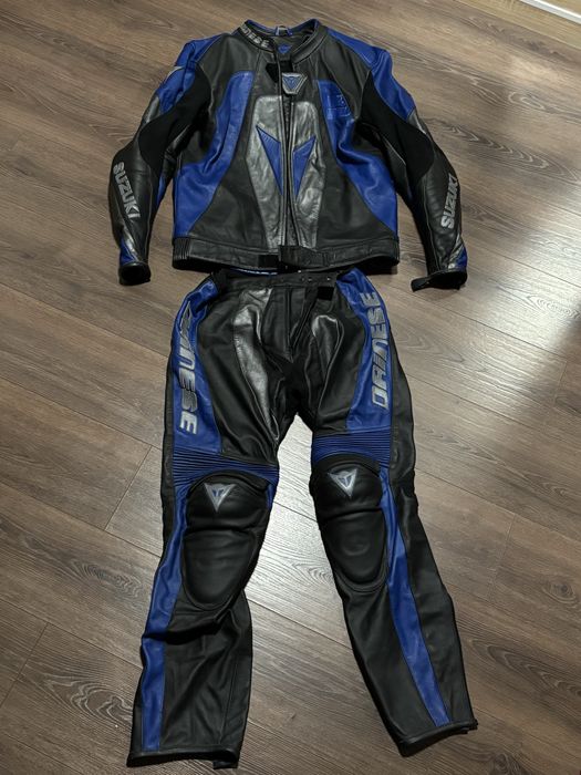 Vand costum moto Dainese din piele italiana