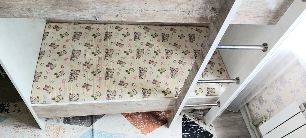 Срочно детский двухъярусная