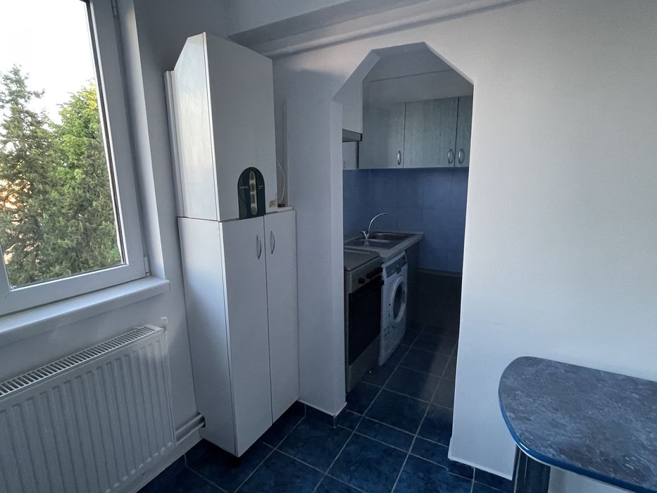 Inchiriez apartament 3 camere