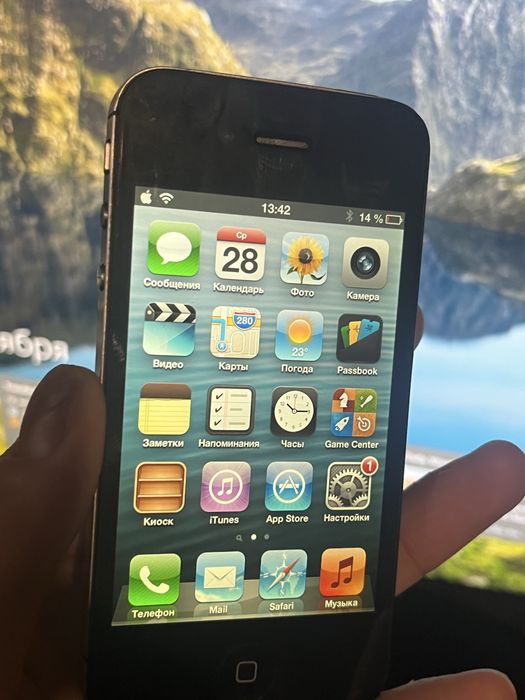 Продам iPhone 4S