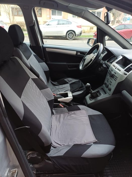 Persoana  fizica  vand Opel Zafira