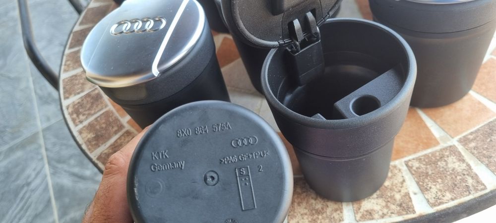 Scrumiera Audi  originale  99 lei buc