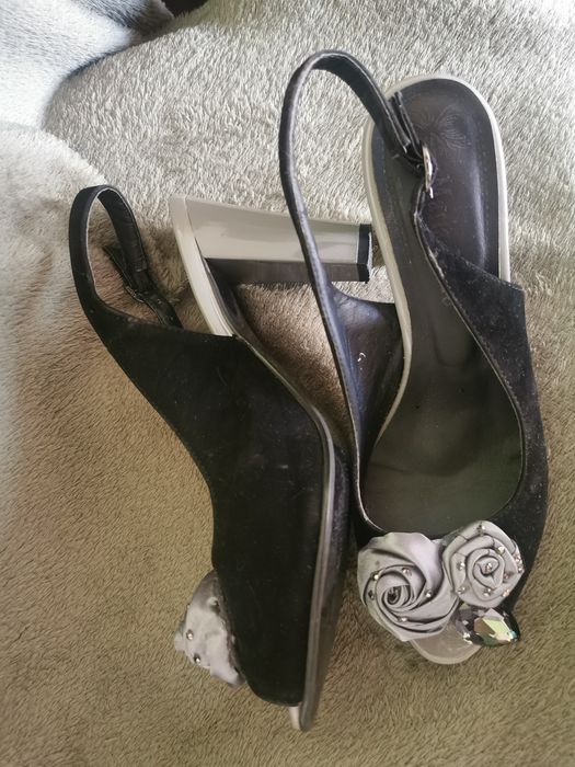 Стилна Дизайнерска Рокля.