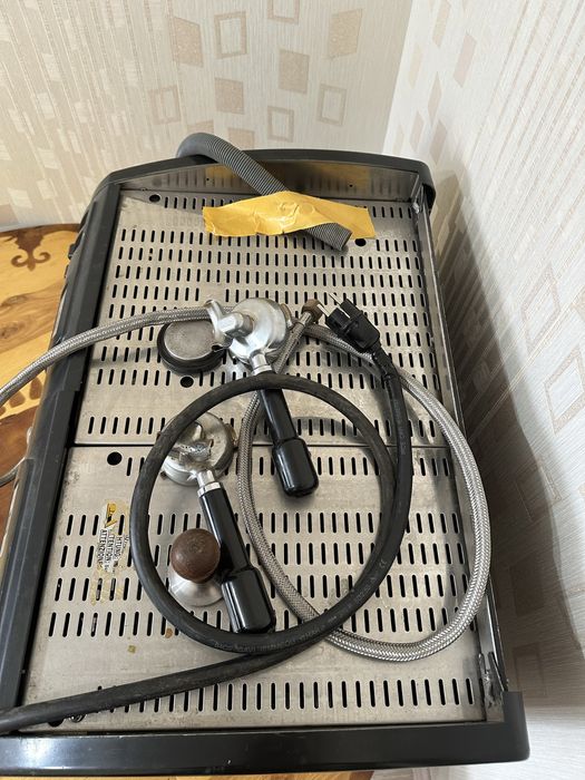 Продам кофемашину б/у