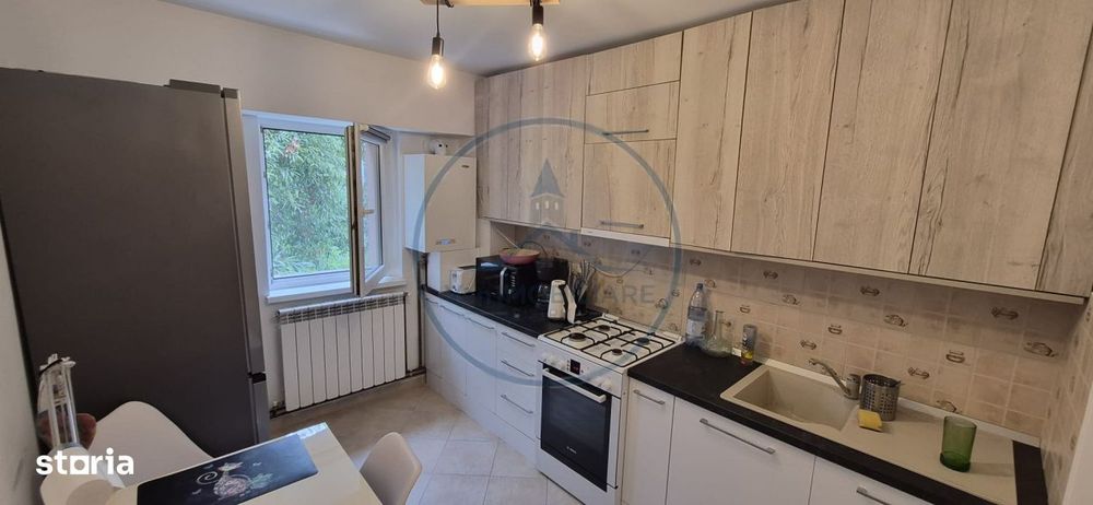 Apartament 2 camere , decomandat, et. 3, strada  Andrei Muresanu