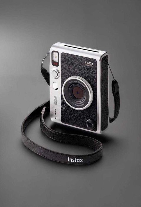 Instax mini evo / гибридная камера
