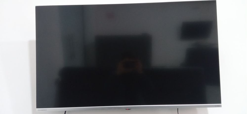 43lik Smart Rosso televizor sotiladi