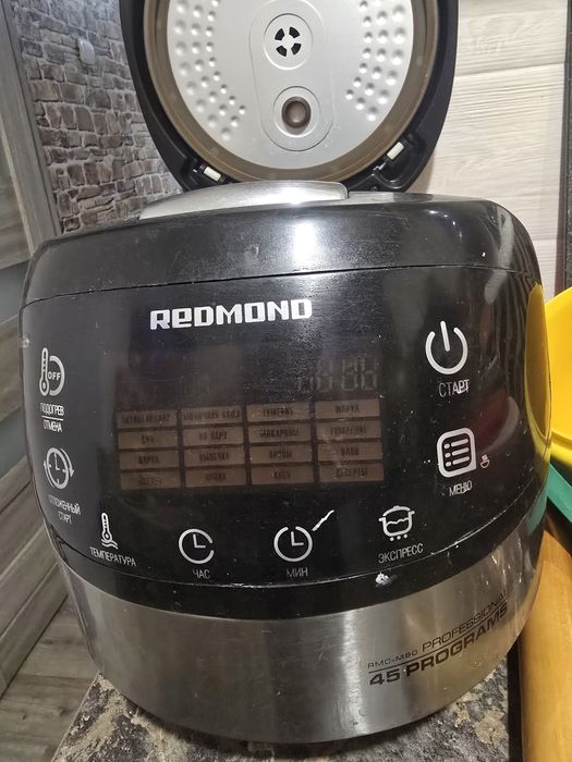Мультиварка Redmond AMC-M90