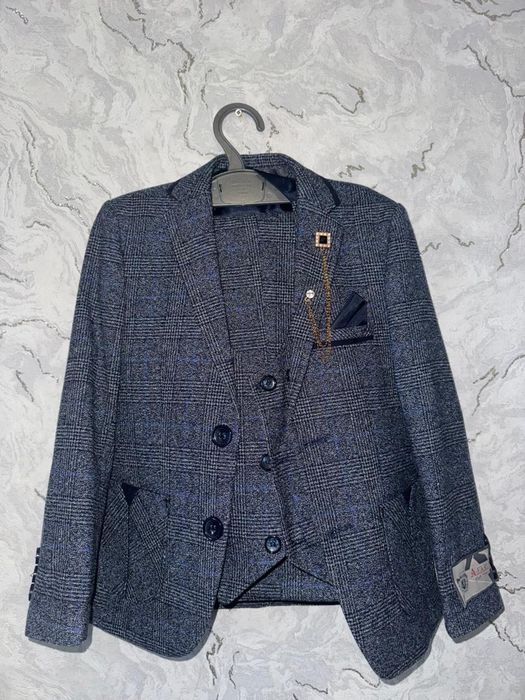 Костюм тройка на мальчика