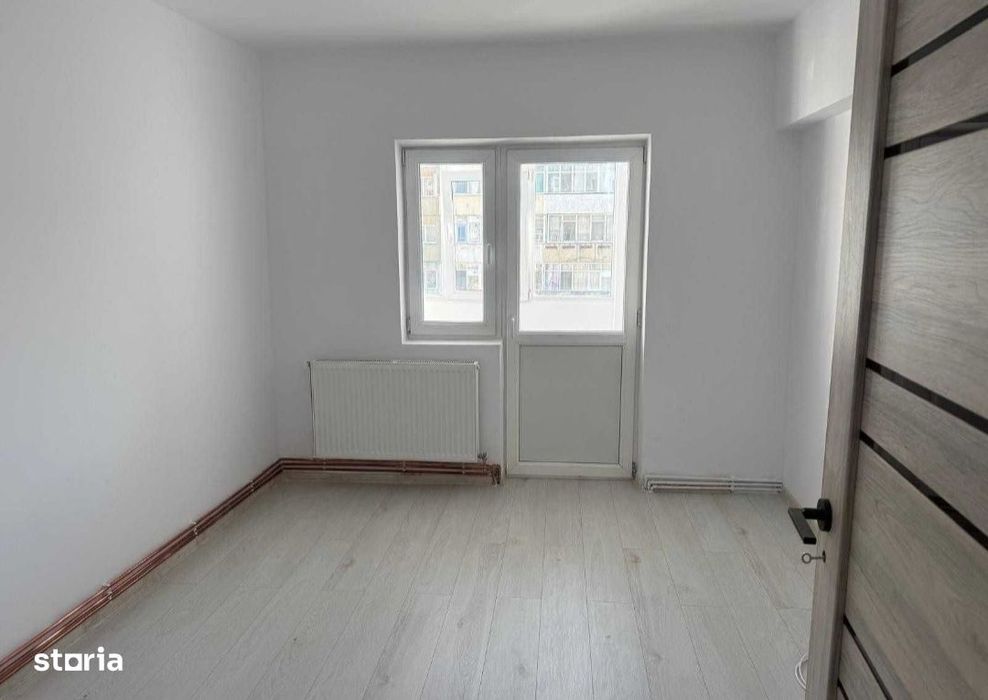 Etaj 4/10 - 2 camere decomandat - renovat - liber - Dacia