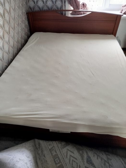 Двух спальная кровать