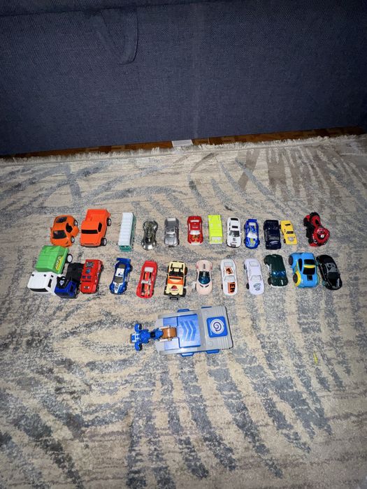 Машинки разные в отличном состоянии