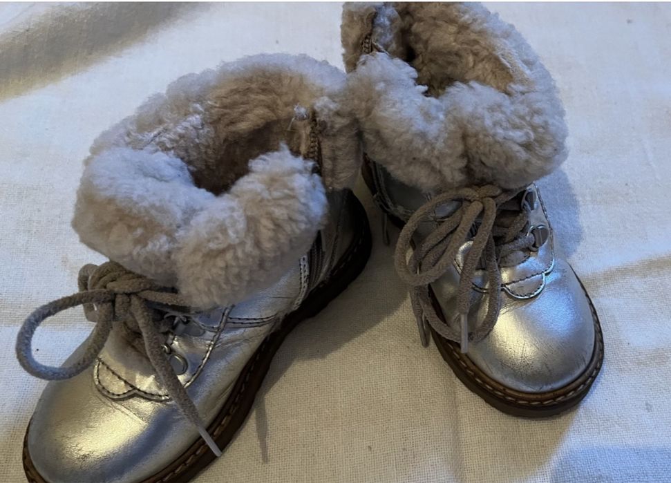 Ботинки для девочки  Zara оригинал 23р