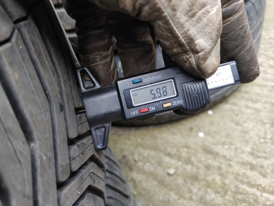 2бр Всесезонни гуми 215 55 17 - Michelin