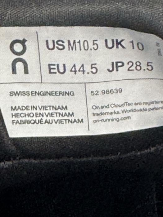 Маратонки ON CLOUD WATERPROOF .Размер 44.5