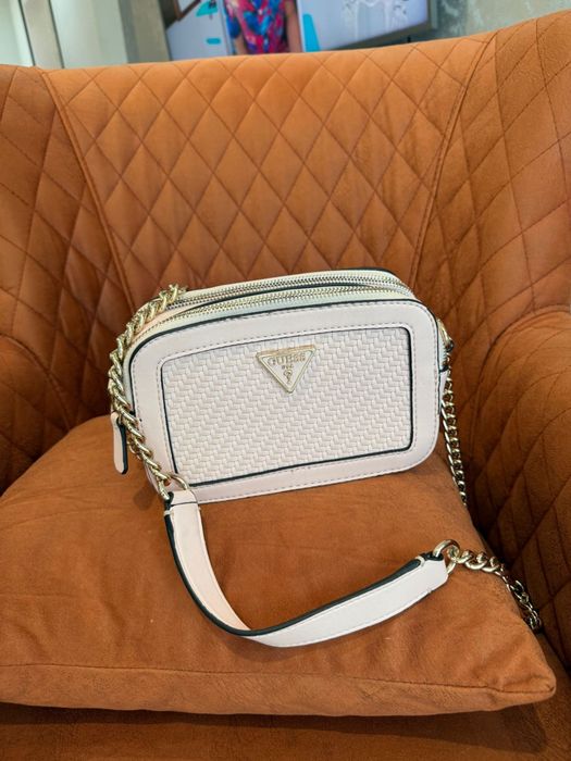 Дамски очила и чанти на Guess, Valentino, Dr.Franklin