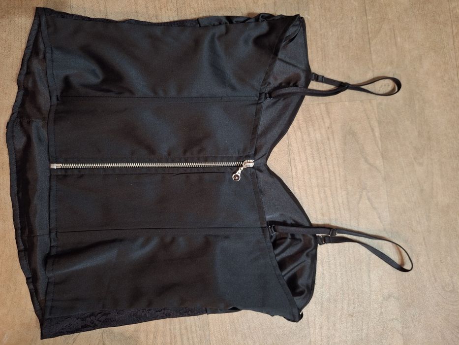 Черно бюстие с дантела