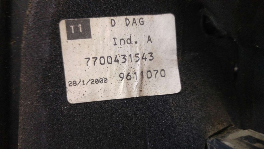 Oglinda electrica dreapta renault scenic 1 7700431543