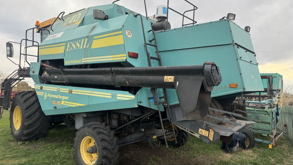 Продам комбайн Есиль 740