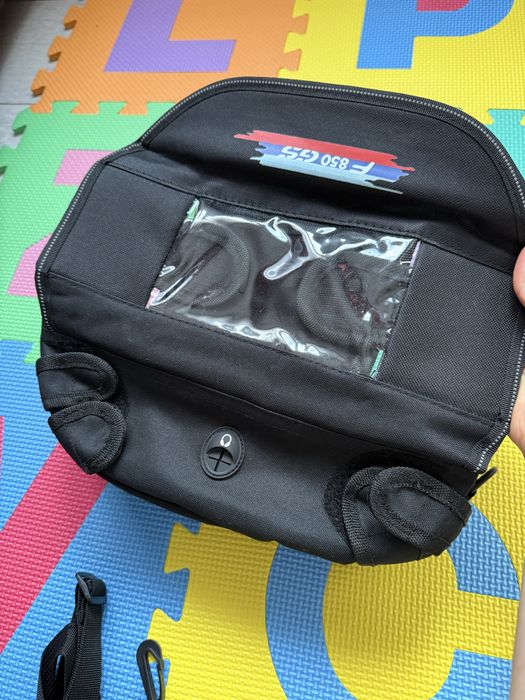 Geanta noua pentru ghidon moto bmw cu loc pentru telefon