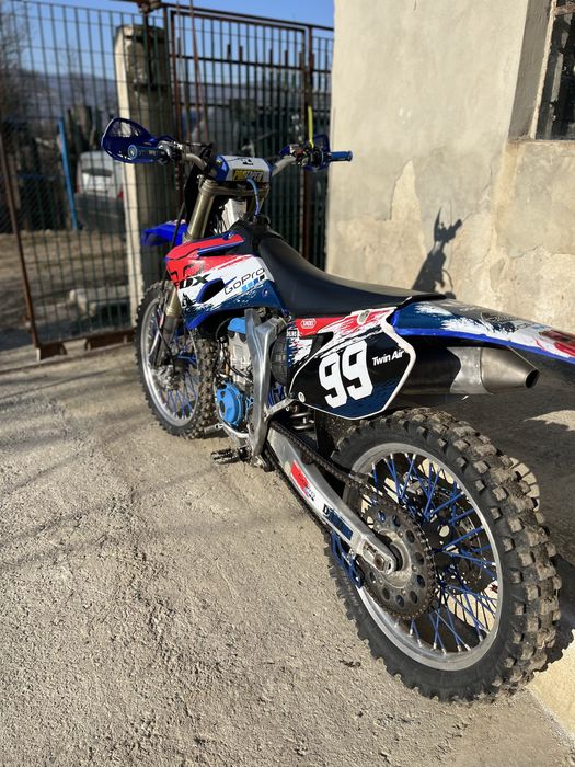 yamaha yz250f 4t (vand sau schimb cu un alt cross)
