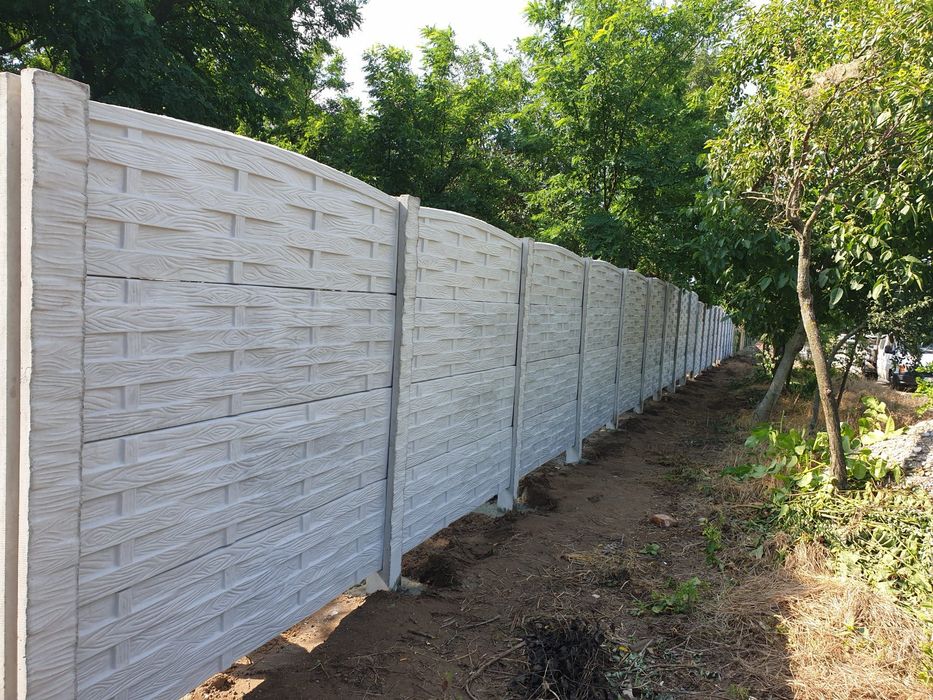 Gard beton mai multe detali (0756) 976 005